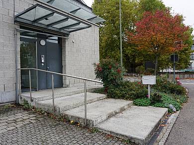 gleicher Eingang wie die Bibliothek