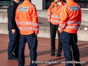 Hauptübung 2024 - Impressionen - Gäste im Gespräch